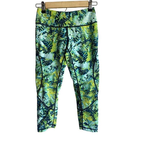 ZELLA Green Blue Leaf Print Tropical Vibrant Cropped Leggings Size XS Stretch - Picture 2 of 7
